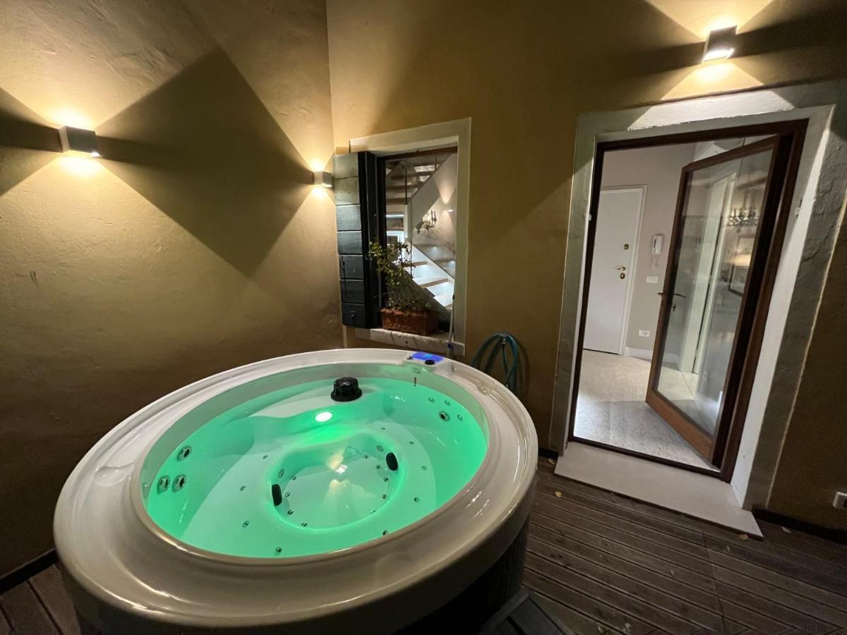 Dom wakacyjny Palazzo Veneziano Direct At The Canal With Roof Terrace *