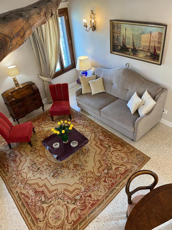 Dom wakacyjny Palazzo Veneziano Direct At The Canal With Roof Terrace