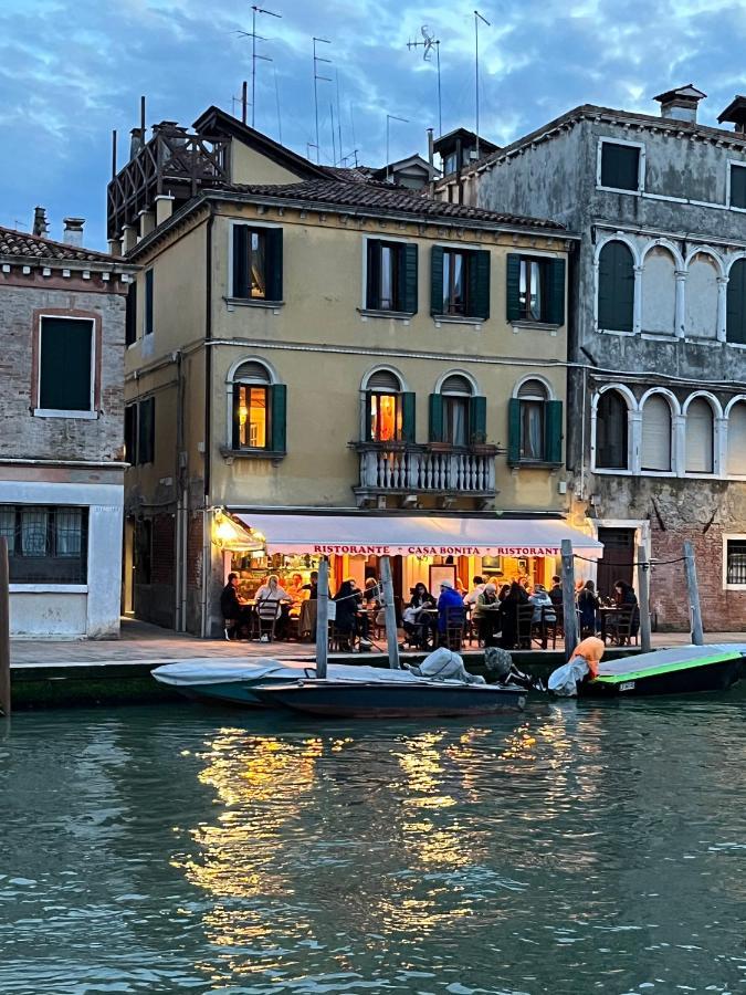 Palazzo Veneziano Direct At The Canal With Roof Terrace Wenecja